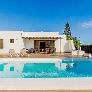 Maria En Villa